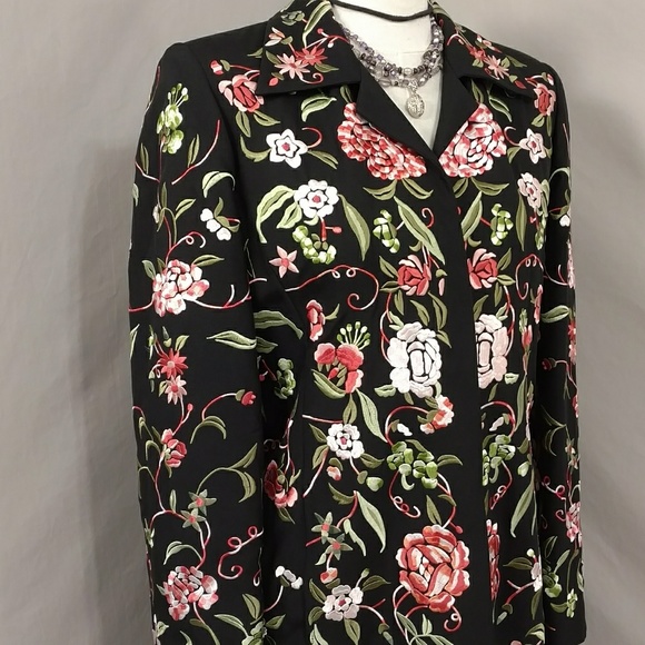 Incredible Silk Vintage Suit Floral Long Embroidered Floral Jacket Black Pants - Picture 2 of 8